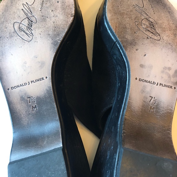 {DONALD J PLINER} Black Pattern Sling Back Heel - Picture 6 of 8